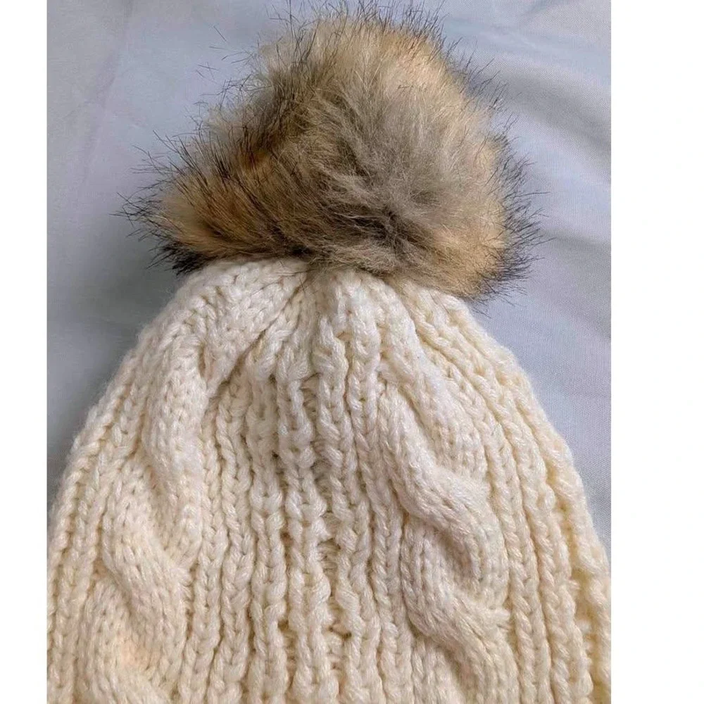 '47 Cleveland Browns Meeko Knit Hat Women OS Cream White Cable Knit Pom‎ Beanie